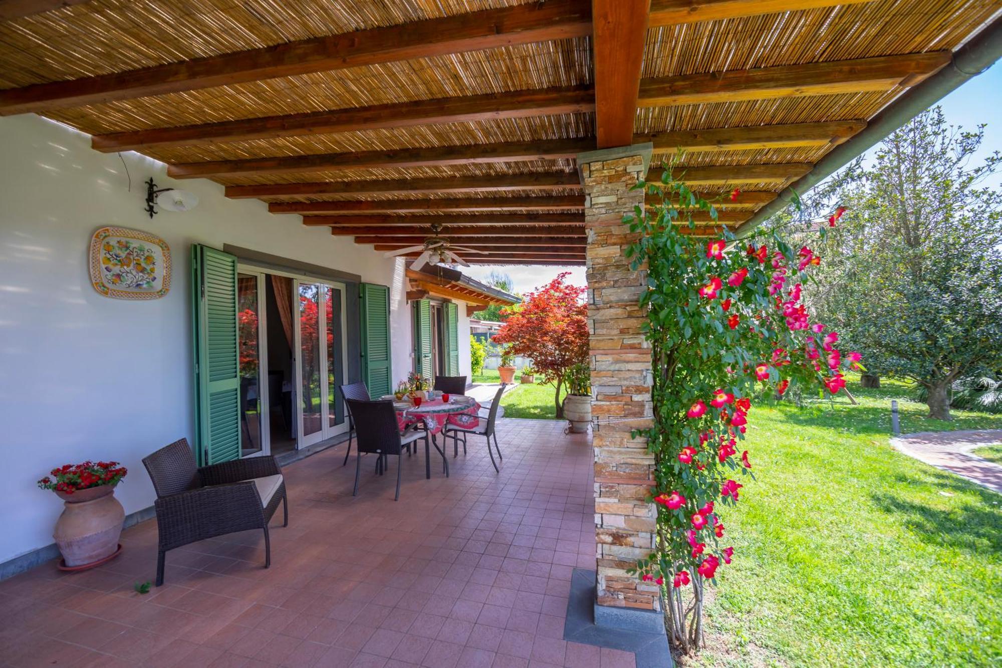 Villa Clara Few Km From The Sea - Happy Rentals ピエトラサンタ エクステリア 写真